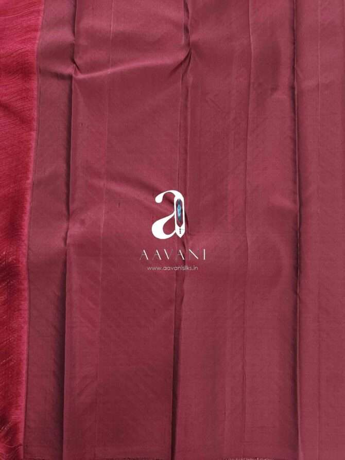 Maroon Color with Onion Pink Combination Soft Silk Saree - Image 5