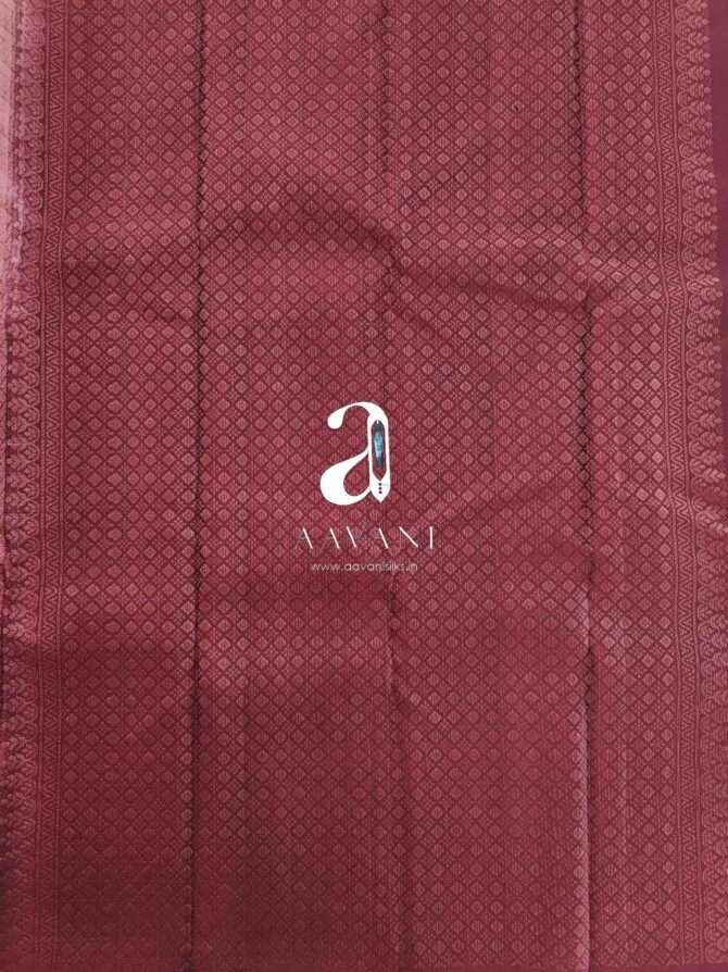 Maroon Color with Onion Pink Combination Soft Silk Saree - Image 4