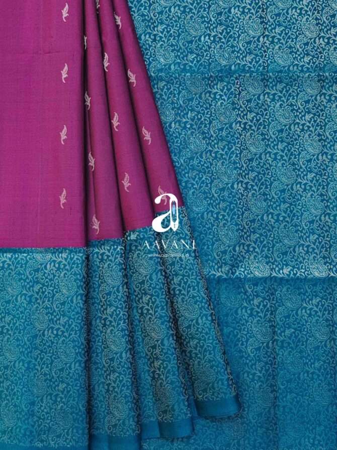 Dark Magenta with Blue Color Turning Border Soft Silk Saree - Image 6