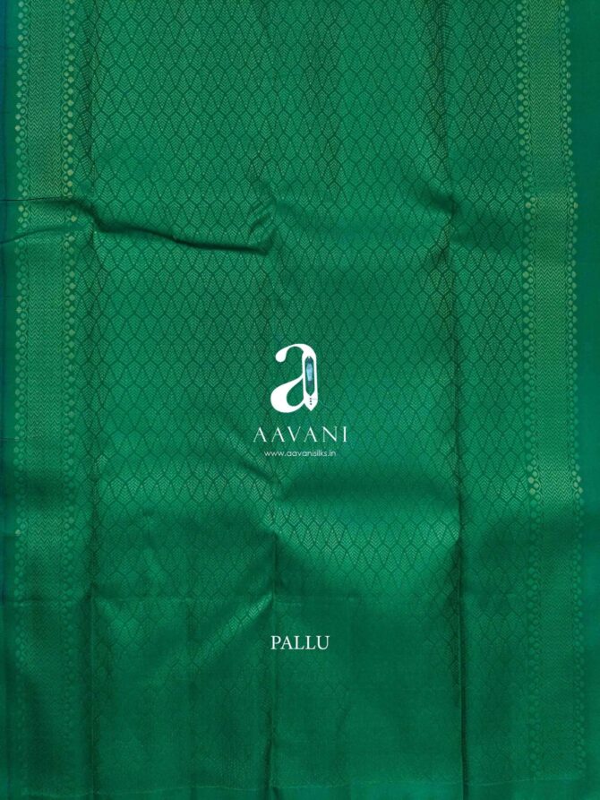 Kanjivaram Korvai Border Handloom Silk Saree - Green with Violet - Image 4