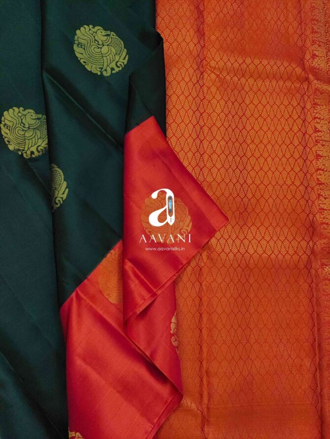 Kanjivaram Korvai Border Handloom Silk Saree - Red Orange with Bottle Green - Image 2