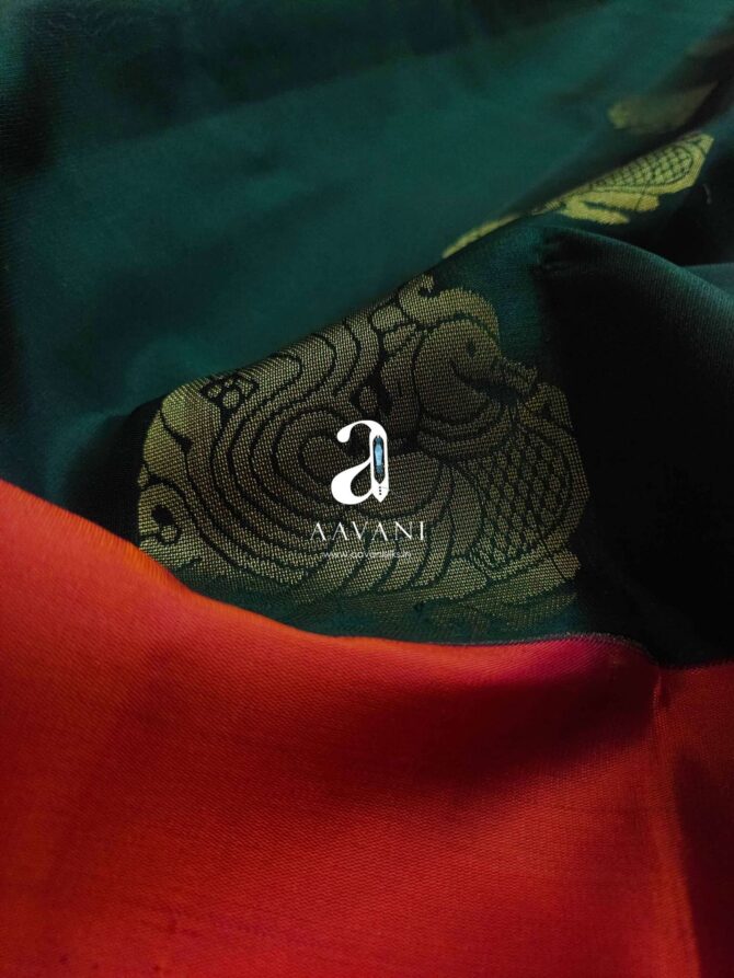 Kanjivaram Korvai Border Handloom Silk Saree - Red Orange with Bottle Green - Image 3