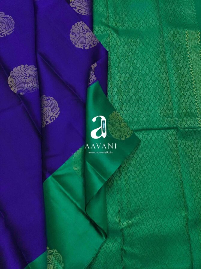 Kanjivaram Korvai Handloom Silk Saree - Green with RoyalBlue - Image 2