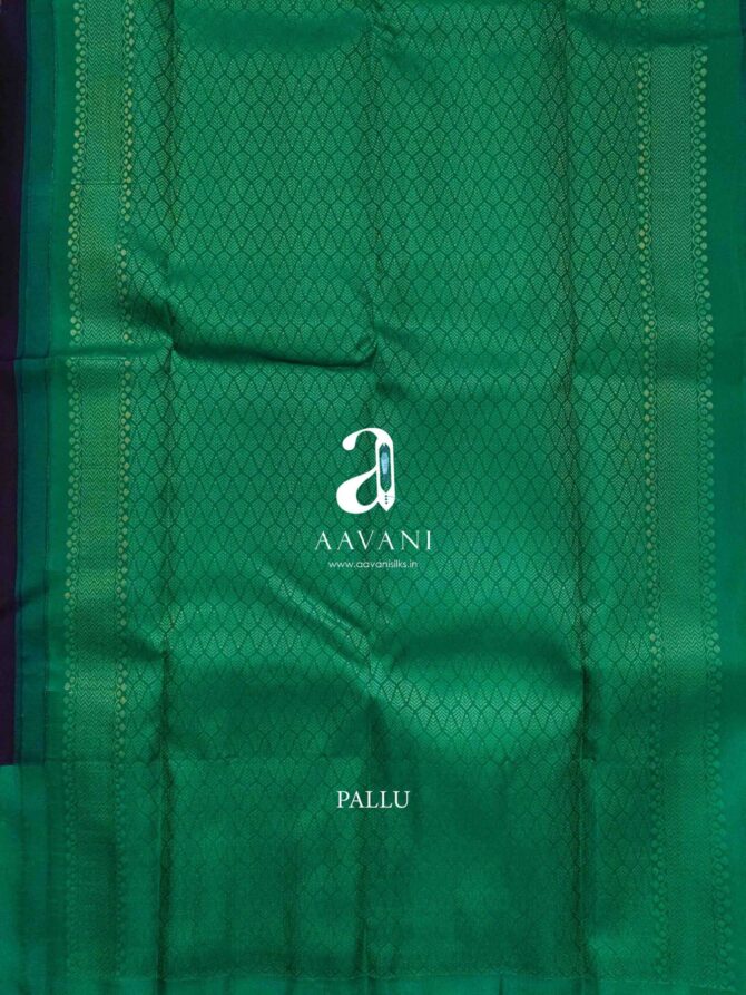 Kanjivaram Korvai Handloom Silk Saree Naval Color With Green - Image 4