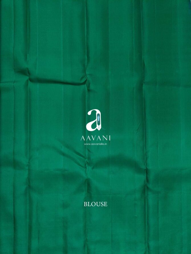 Kanjivaram Korvai Handloom Silk Saree Naval Color With Green - Image 5