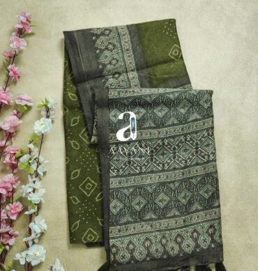 Beautiful Linen Saree - Green Colour