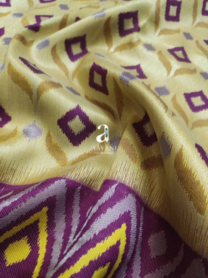 Ikkat Pattern Semi Silk Saree - Image 3