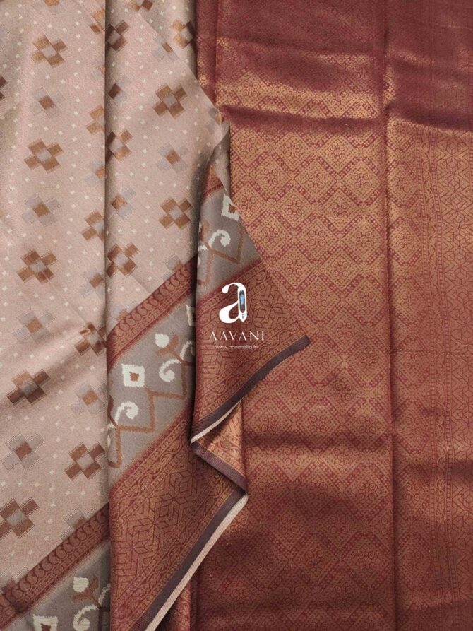 Ikkat Pattern Semi Silk Saree - Image 2