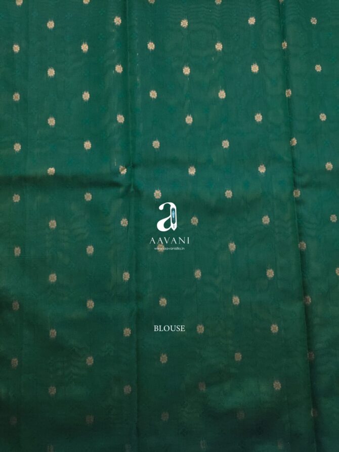 Ikkat Pattern Semi Silk Saree - Image 5