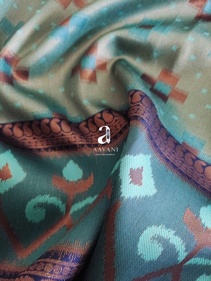 Ikkat Pattern Semi Silk Saree - Image 3