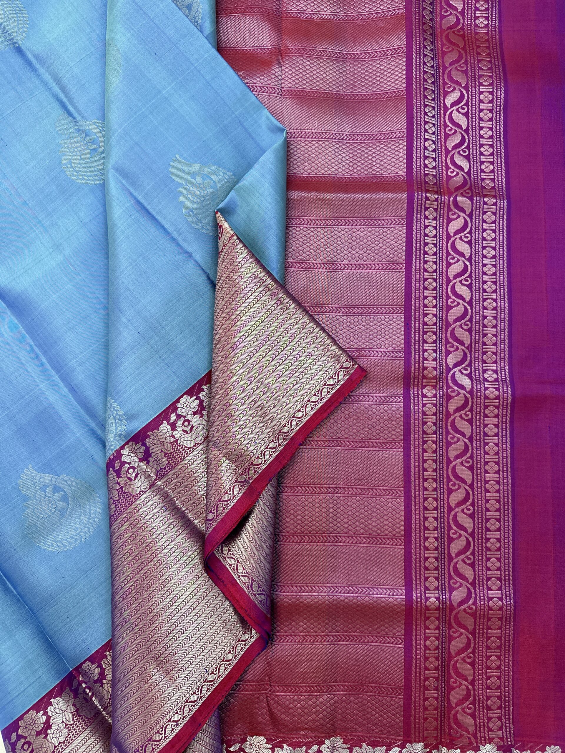 Elegant Jacquard Border Handloom Silk Saree