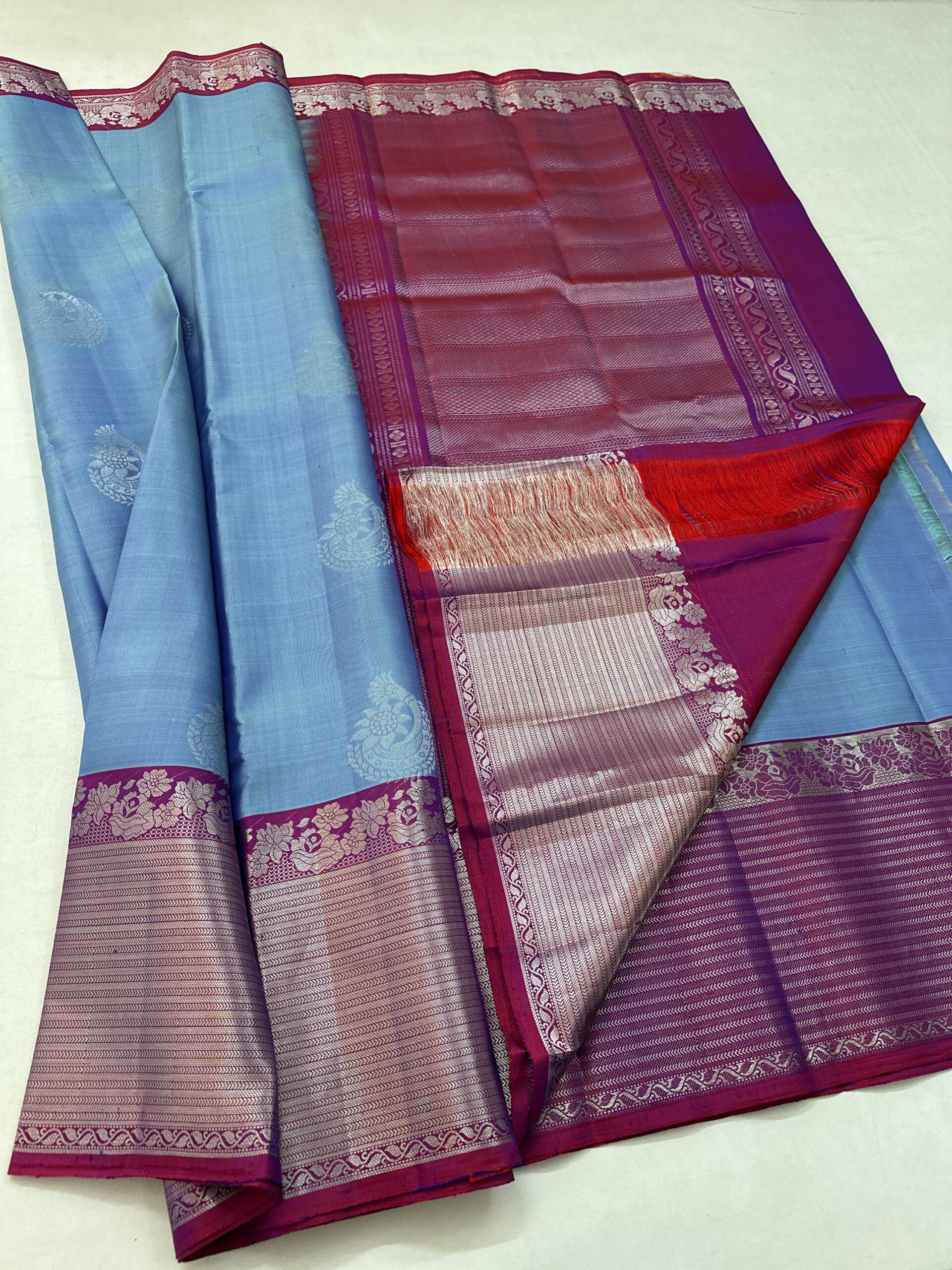 Elegant Jacquard Border Handloom Silk Saree - Image 3
