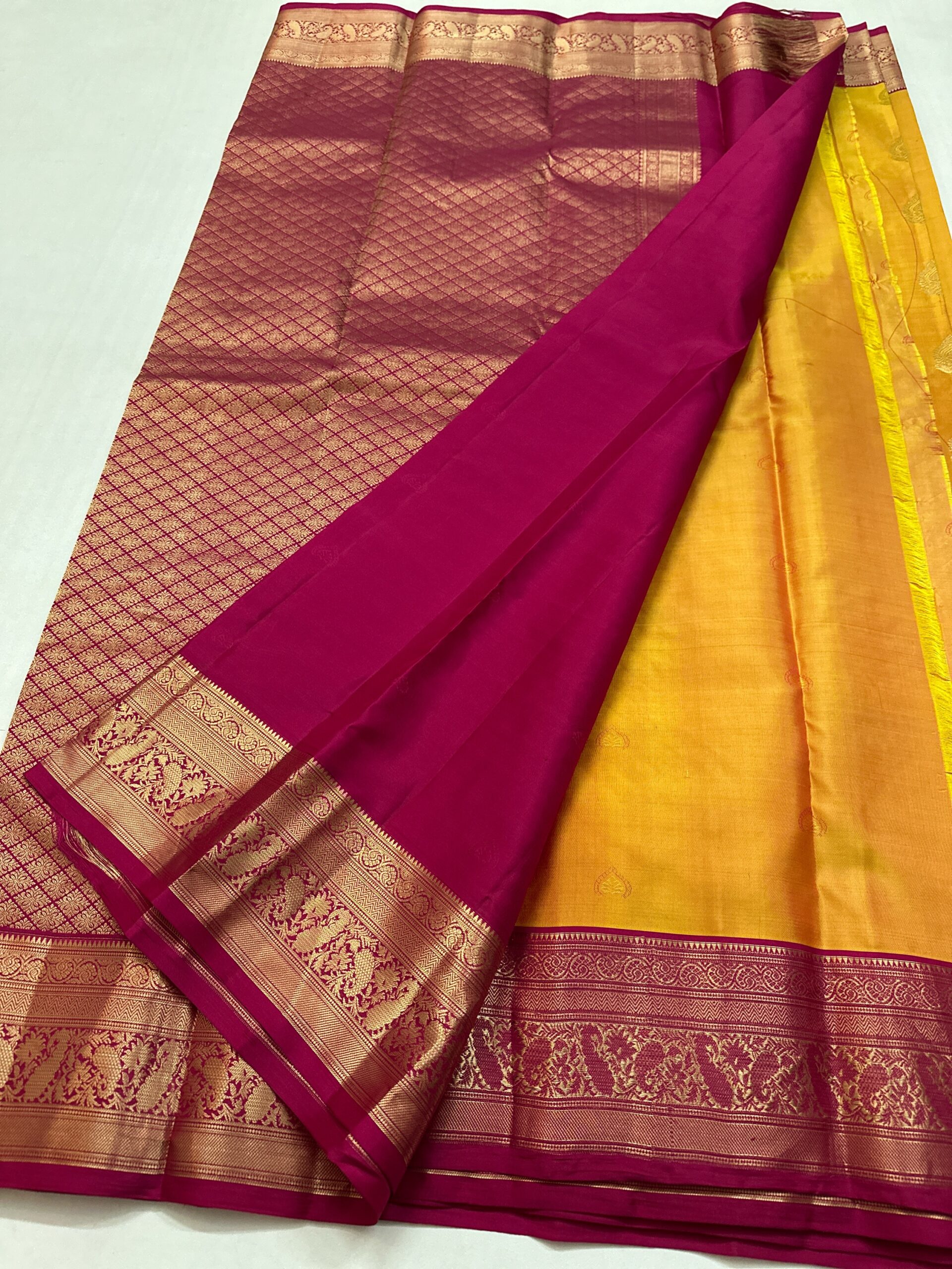 Traditional Jacquard Border Soft Silk Saree - Image 4