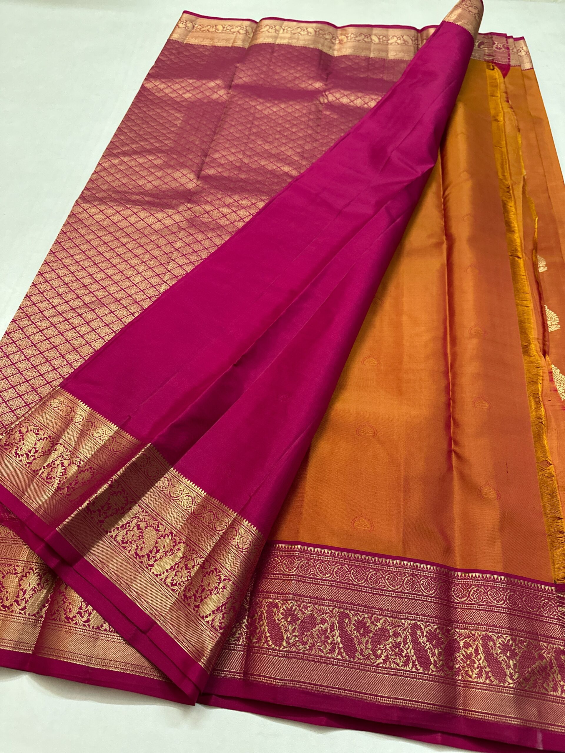 Traditional Jacquard Border Soft Silk Saree - Image 4