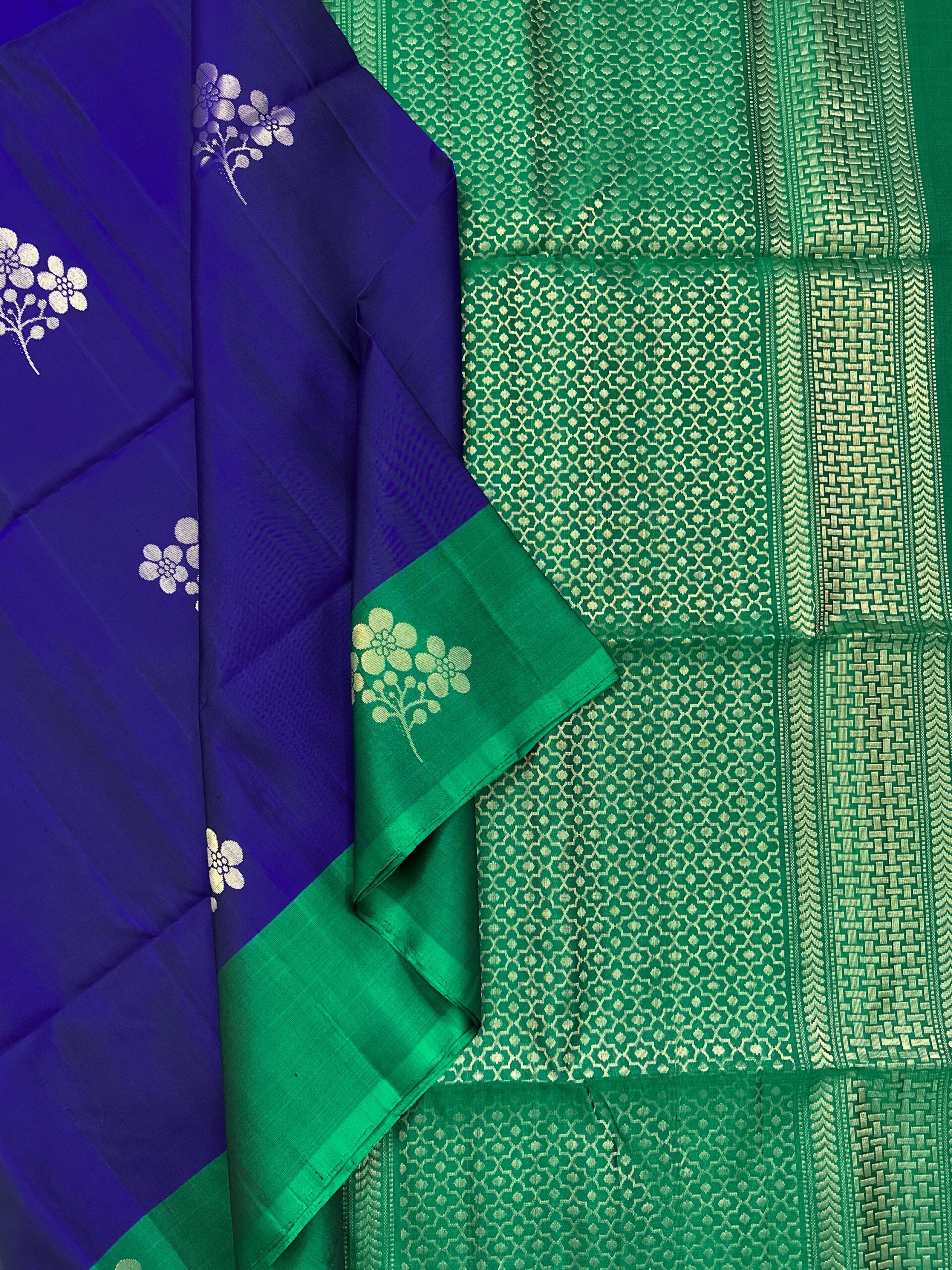 Handloom Pure Soft Silk Saree - Image 3