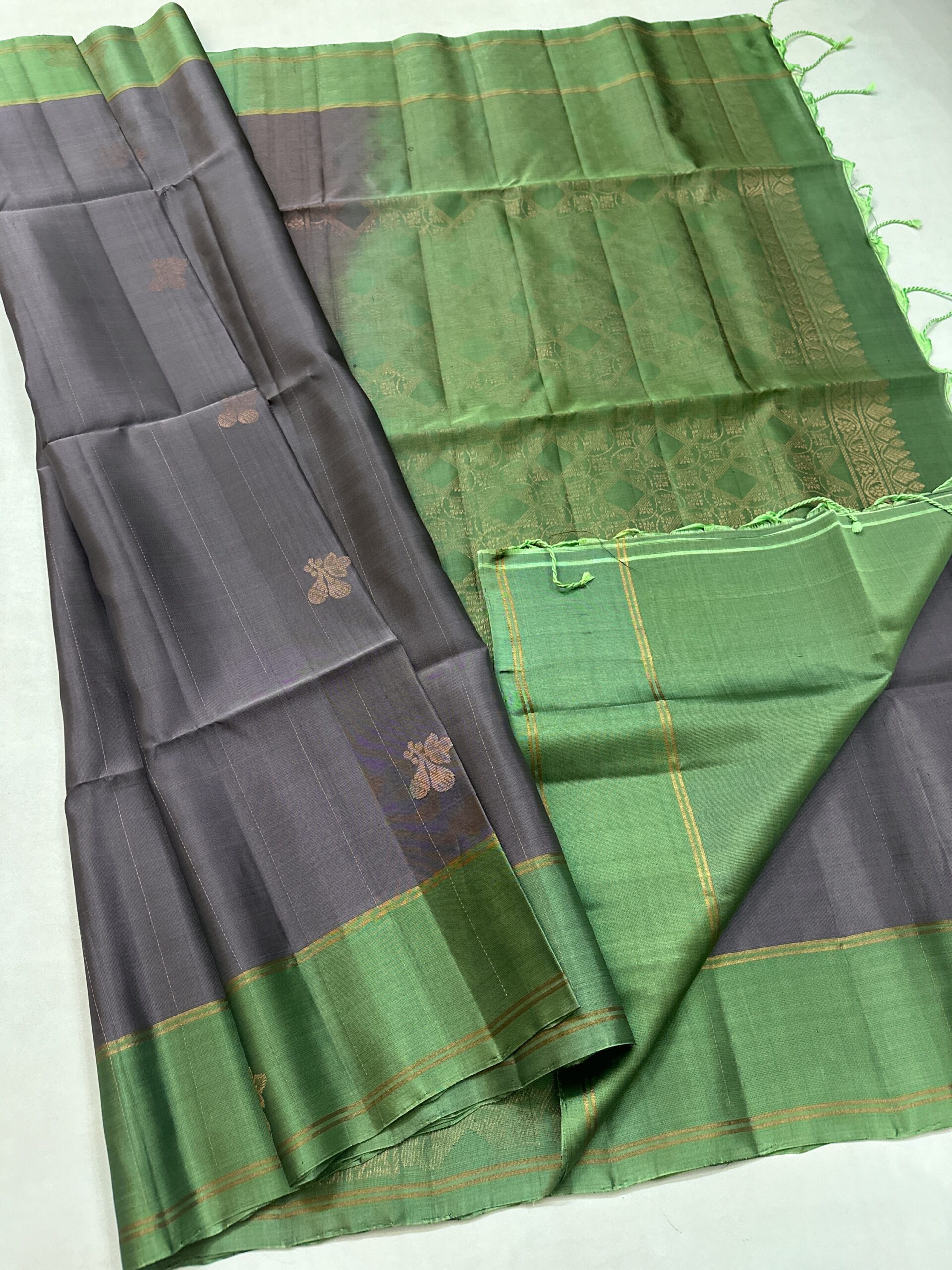 Handloom Soft Silk - Mix Saree - Image 2